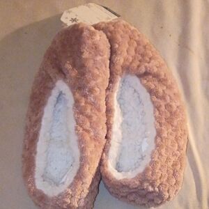 Plush Kids Slippers in Tan and White